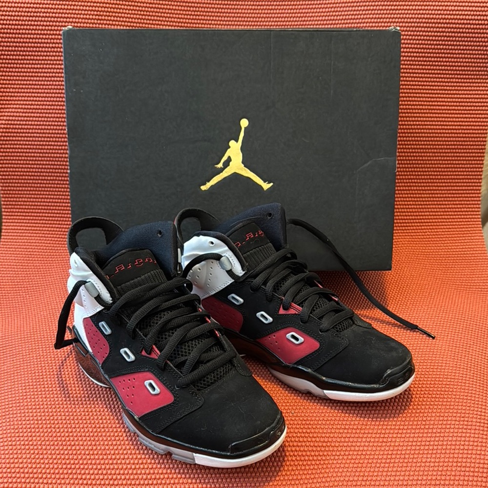 Jordan Black and Red Sneakers for Athletic Performance